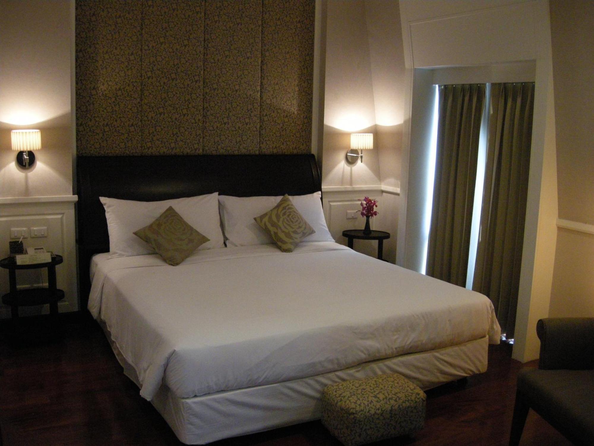 Aurum The River Place Bangkok Exterior photo